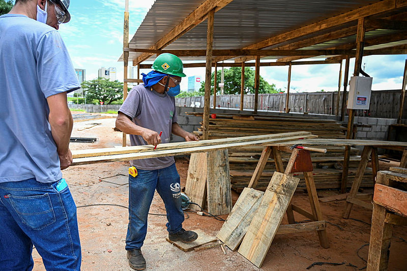 Desempenho da Construção Civil desacelera em outubro