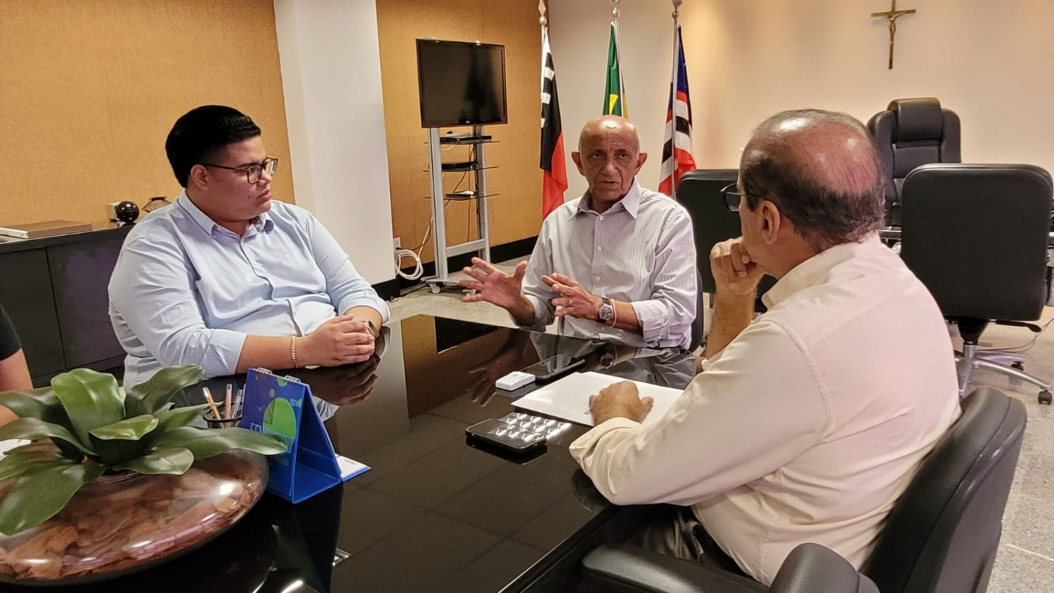 Vereador Marlon Botão faz visita de cortesia ao presidente da FIEMA